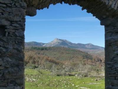 La Alberca, Sierra de Francia; experiencia senderismo hiking experience ruta puerto de canencia grup